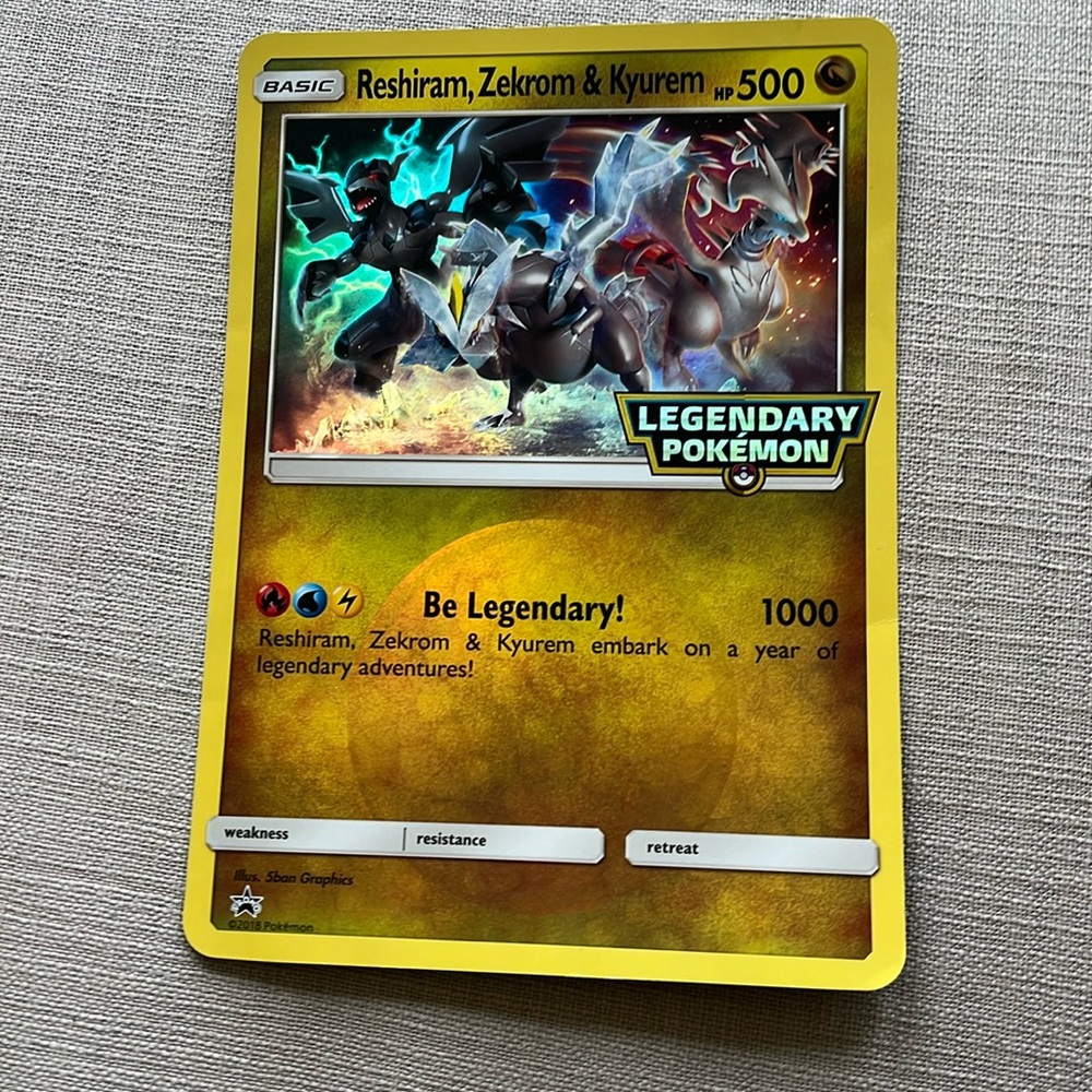SUPER RARE RESHIRAM, Zekrom & Kyurem Pokémon